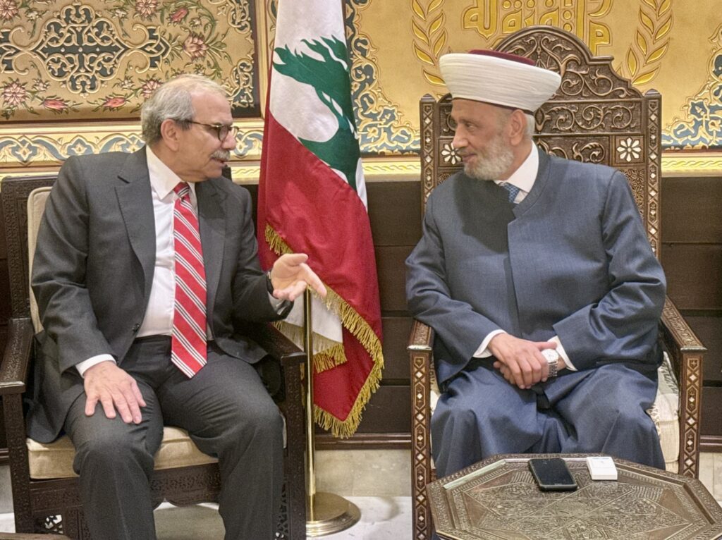 “نواف سلام في دار الفتوى: الإصلاح مستمر… والموقوفون يطرقون باب العدالة!”